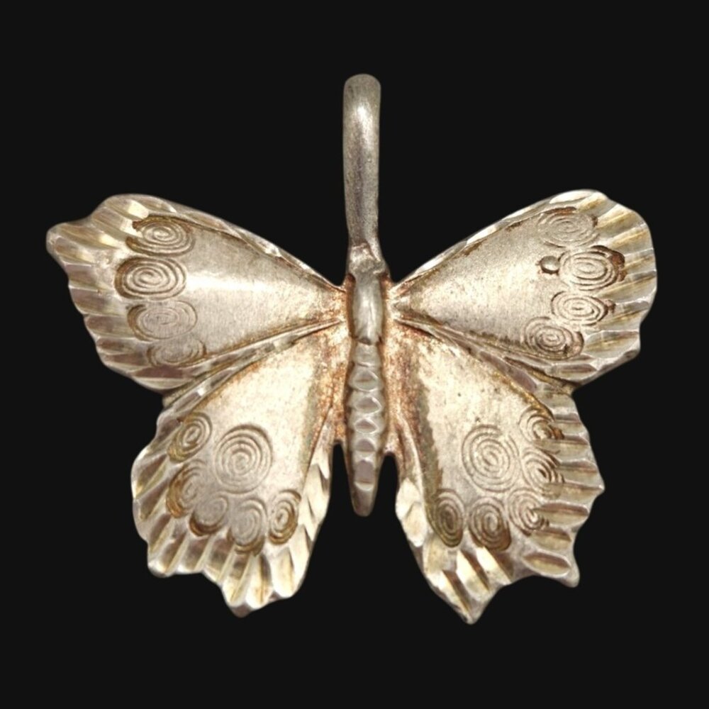 Butterfly Pendant Charm Silverplate Metal Diamond Cut Detailing 6 Grams
